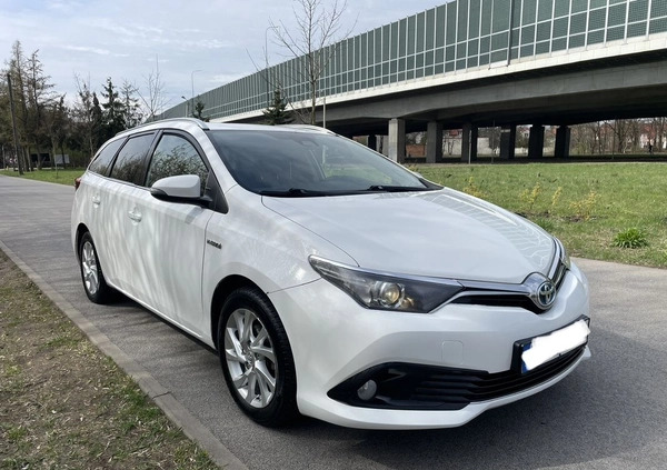 Toyota Auris cena 52000 przebieg: 150000, rok produkcji 2018 z Zielonka małe 67